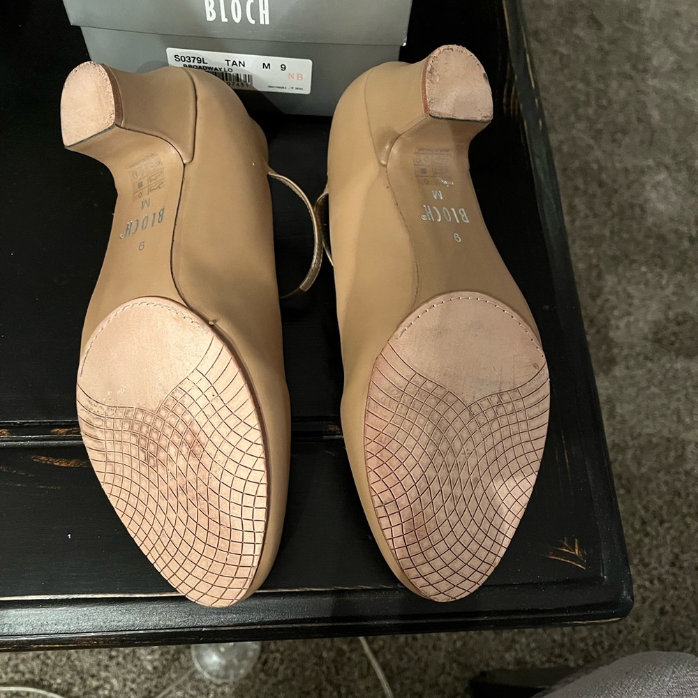 Bloch Tan Ladies Broadway-Lo Character Shoes. Size 9M. - Picture 4 of 8